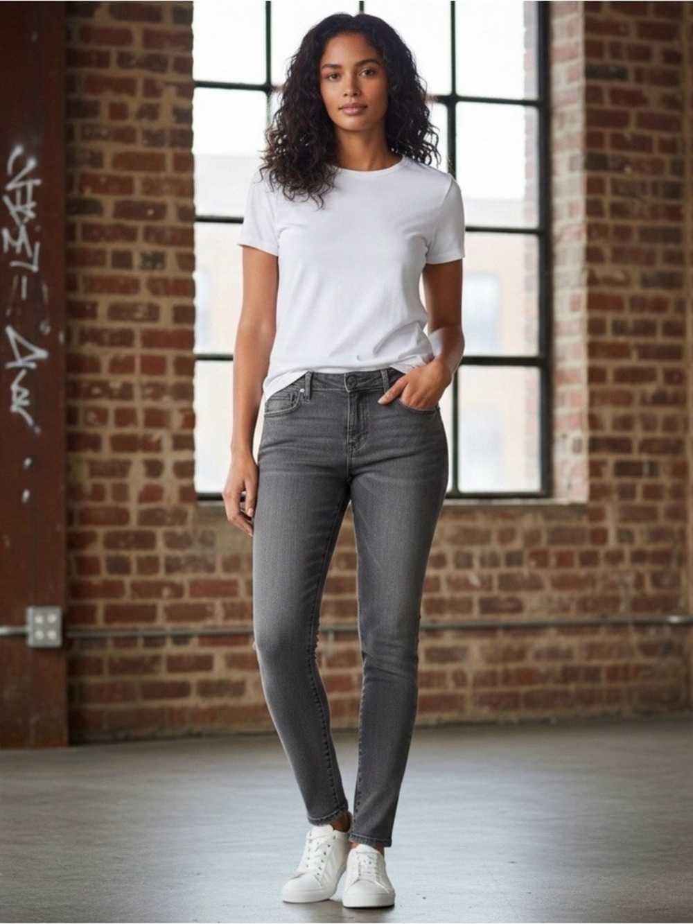 Ann Taylor LOFT Women’s Gray Wash Jeans Mid-Rise Jeans Size 8 Modern Skinny